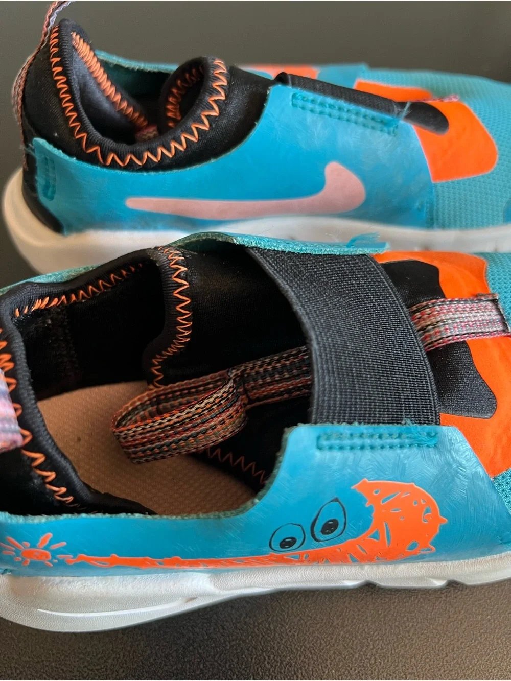 EUC Youth Limited Edition Nike Flex Runner 2